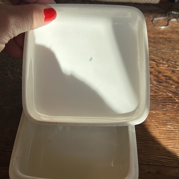 Wedgwood embossed trinket box - Picture 4 of 11